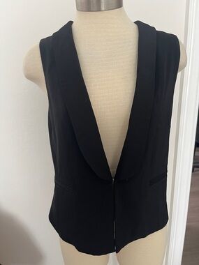 Forever 21 Black Sleeveless Shawl Collar Vest